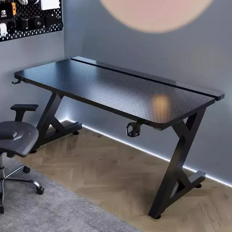 Q Minimalistische zwarte compu - Desk Setup Designer recensie en prijs