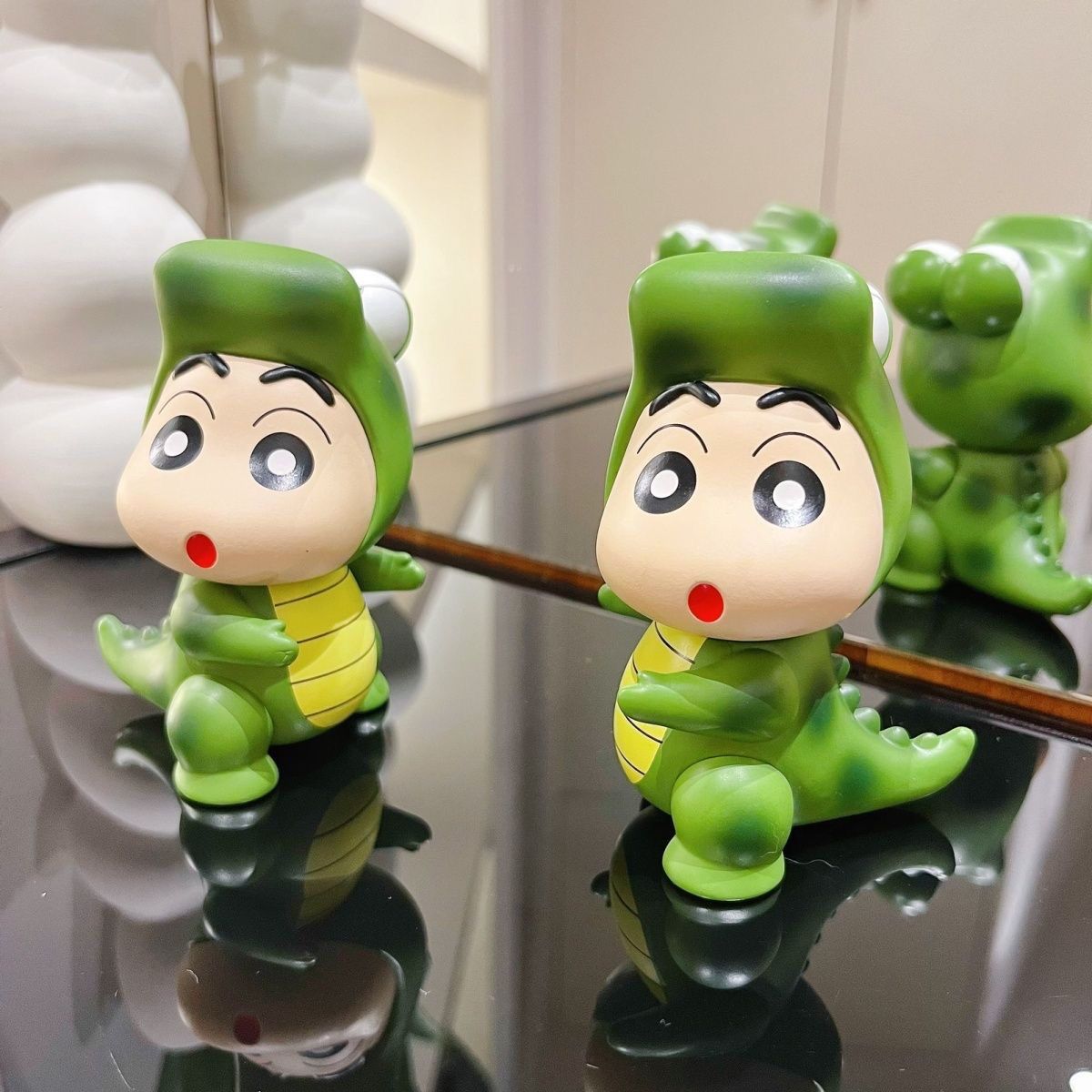 Crayon Shin-chan figuurtje in  - Desk Setup Design recensie en prijs
